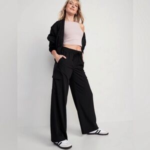 Old Navy black cargo pants size medium